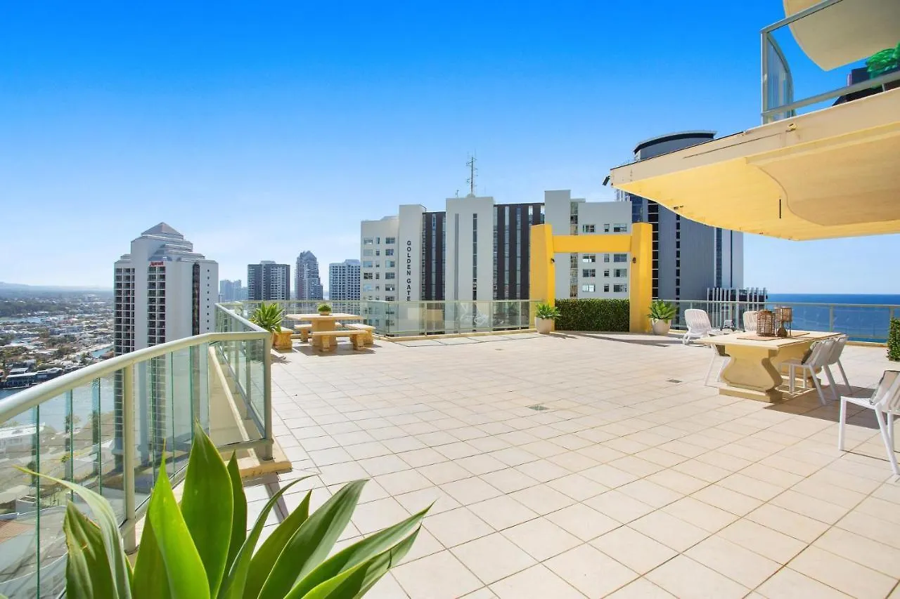 Resort style 3br unit w/ huge entertainers balcony Gold Coast 0*,