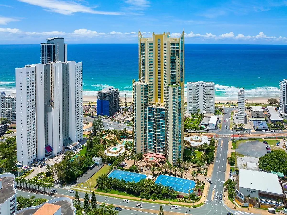 Apartment Resort style 3br unit w/ huge entertainers balcony Gold Coast Australien